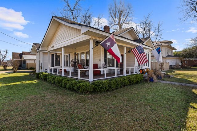 217 N Montgomery Street, Gilmer, TX 75644