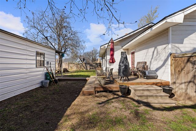 217 N Montgomery Street, Gilmer, TX 75644