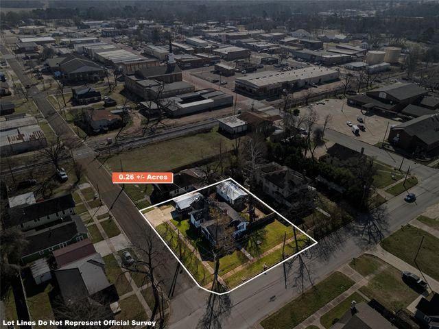 217 N Montgomery Street, Gilmer, TX 75644