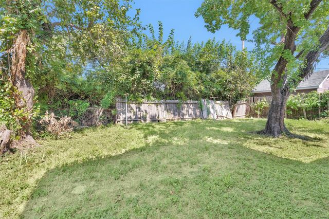 15225 Woodforest Boulevard, Channelview, TX 77530