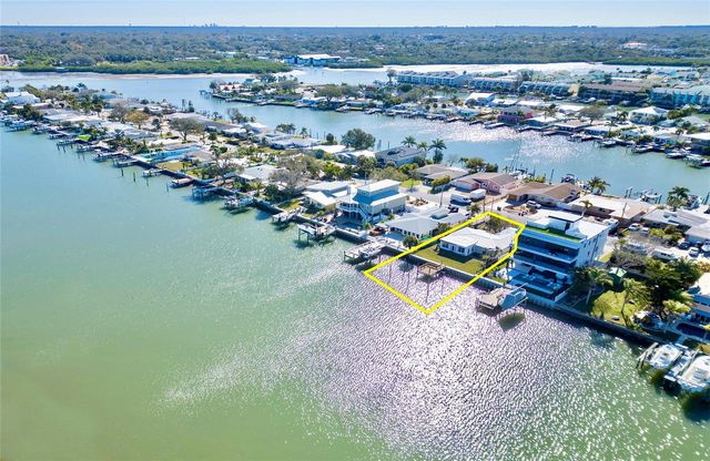 322 LA HACIENDA DRIVE, Indian Rocks Beach, FL 33785