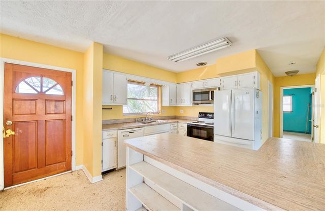 322 LA HACIENDA DRIVE, Indian Rocks Beach, FL 33785