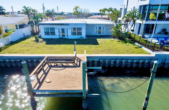 322 LA HACIENDA DRIVE, Indian Rocks Beach, FL 33785