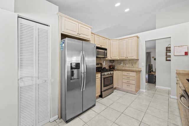 6861 SW 17th Street, Plantation, FL 33317