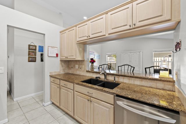 6861 SW 17th Street, Plantation, FL 33317