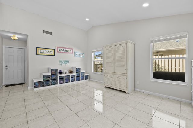 6861 SW 17th Street, Plantation, FL 33317