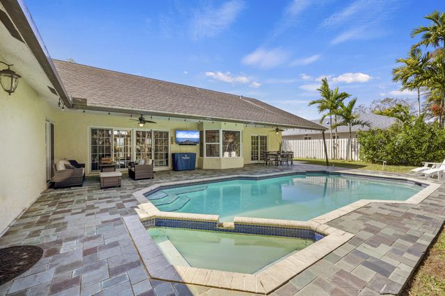 6861 SW 17th Street, Plantation, FL 33317