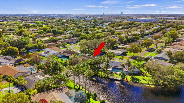 6861 SW 17th Street, Plantation, FL 33317