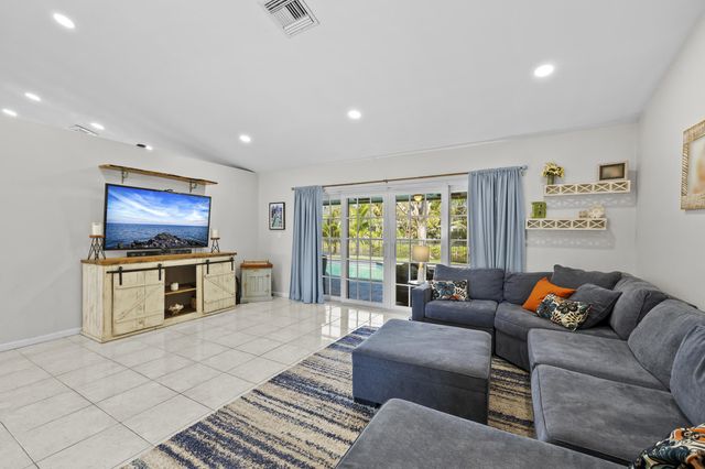 6861 SW 17th Street, Plantation, FL 33317