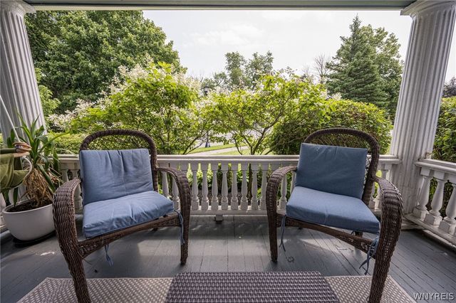 8 North Drive, Buffalo, NY 14216