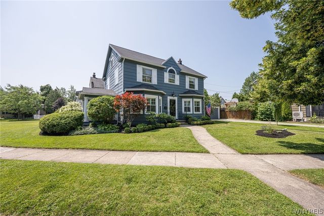 8 North Drive, Buffalo, NY 14216