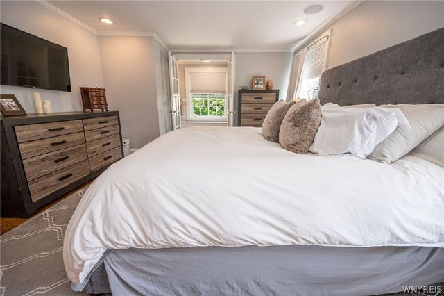 8 North Drive, Buffalo, NY 14216