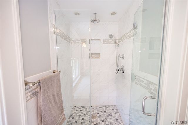 8 North Drive, Buffalo, NY 14216