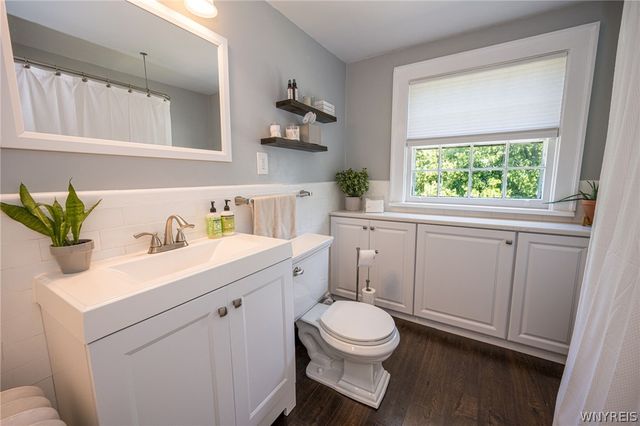 8 North Drive, Buffalo, NY 14216