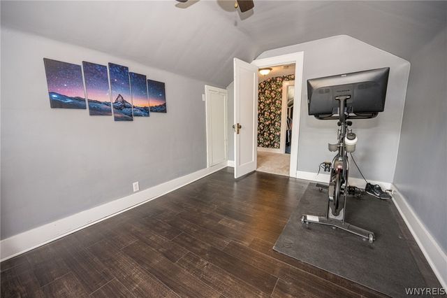 8 North Drive, Buffalo, NY 14216