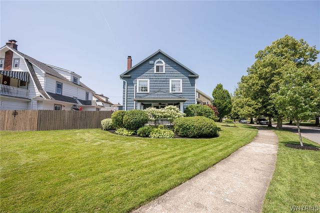 8 North Drive, Buffalo, NY 14216