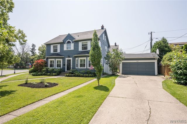 8 North Drive, Buffalo, NY 14216