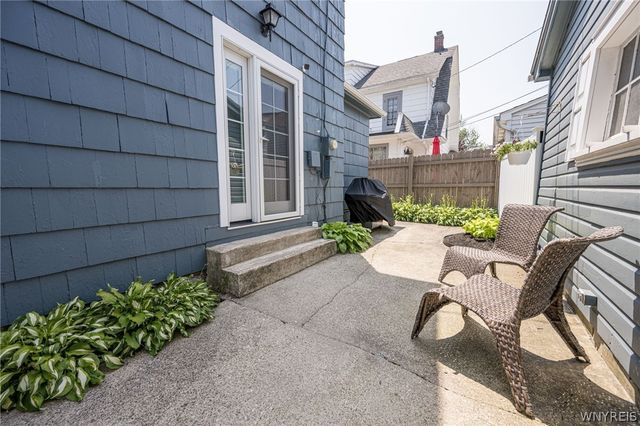 8 North Drive, Buffalo, NY 14216