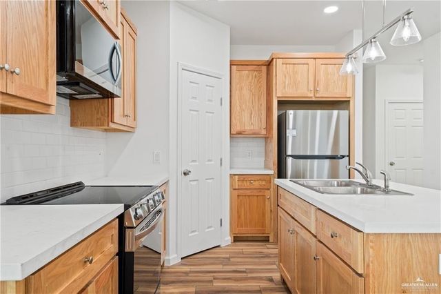 2105 E Viviana Street 2, Edinburg, TX 78542
