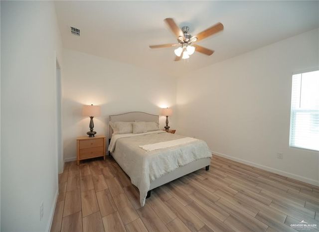 2105 E Viviana Street 2, Edinburg, TX 78542