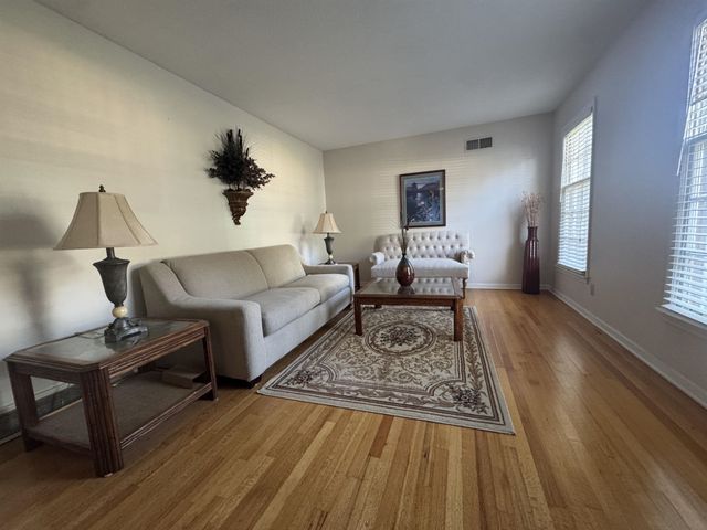5237 JORDAN DR, Memphis, TN 38116
