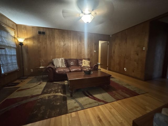 5237 JORDAN DR, Memphis, TN 38116