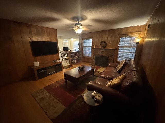 5237 JORDAN DR, Memphis, TN 38116