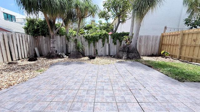620 NE 19th Avenue N, Deerfield Beach, FL 33441