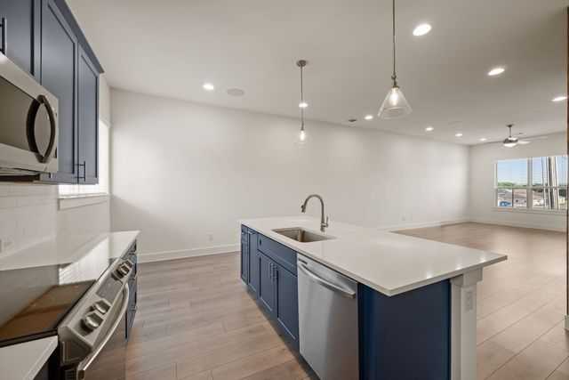1733 W Cantey Street, Fort Worth, TX 76110