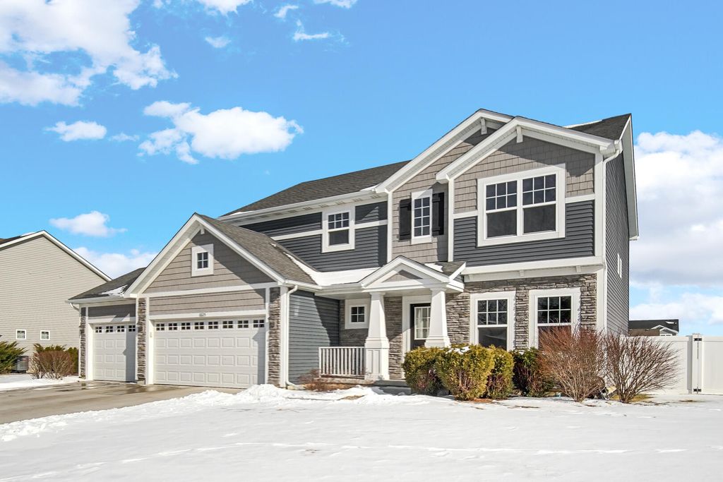 8825 Marquette Street, St. John, IN 46373