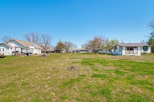 1023 N Houston, Royse City, TX 75189
