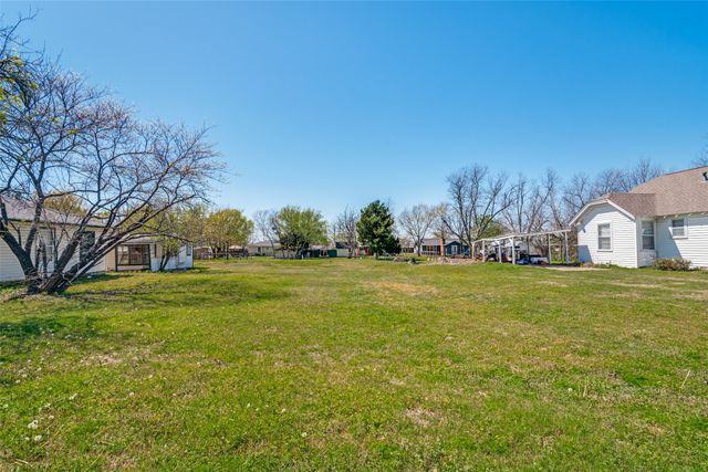 1023 N Houston, Royse City, TX 75189