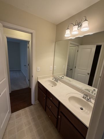 1629 Robindale Dr, Hermitage, TN 37076