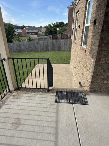 1629 Robindale Dr, Hermitage, TN 37076