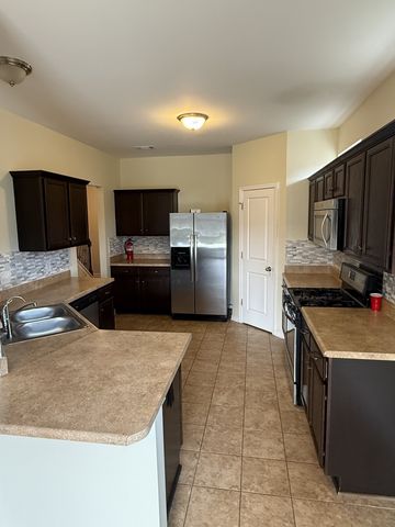 1629 Robindale Dr, Hermitage, TN 37076