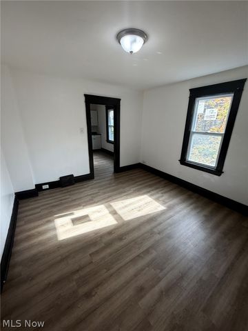 2791 E 127th Street UP, Cleveland, OH 44120