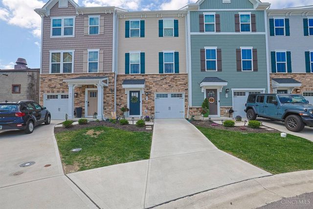 25 Wentworth Lane, Deer Park, OH 45236