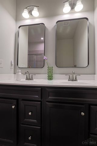 25 Wentworth Lane, Deer Park, OH 45236