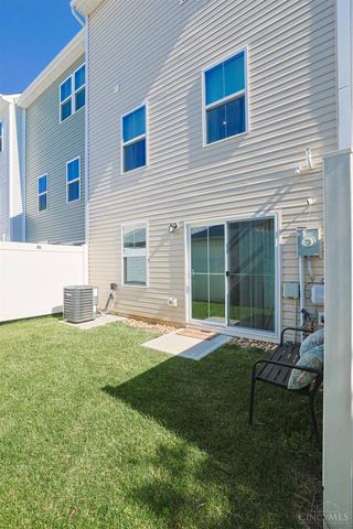 25 Wentworth Lane, Deer Park, OH 45236