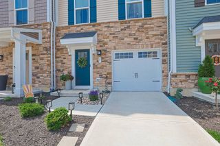 25 Wentworth Lane, Deer Park, OH 45236