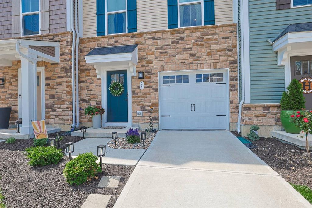 25 Wentworth Lane, Deer Park, OH 45236