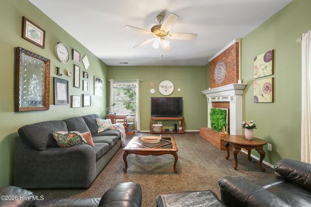527 North Line Drive, Hampstead, NC 28443