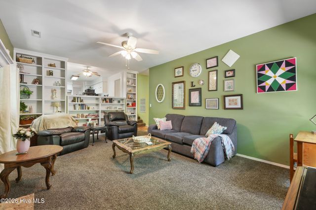527 North Line Drive, Hampstead, NC 28443
