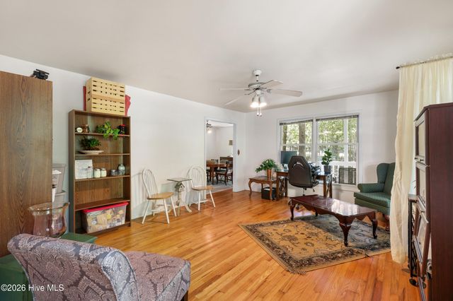 527 North Line Drive, Hampstead, NC 28443