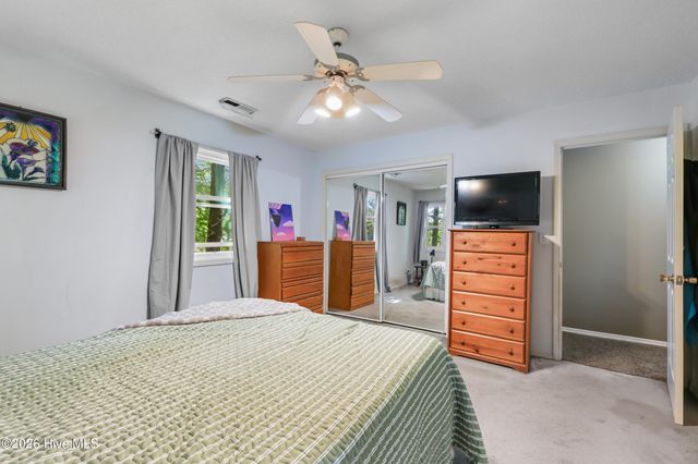 527 North Line Drive, Hampstead, NC 28443
