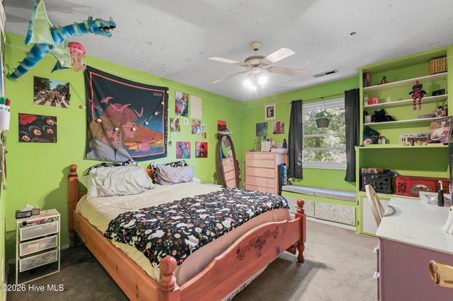 527 North Line Drive, Hampstead, NC 28443