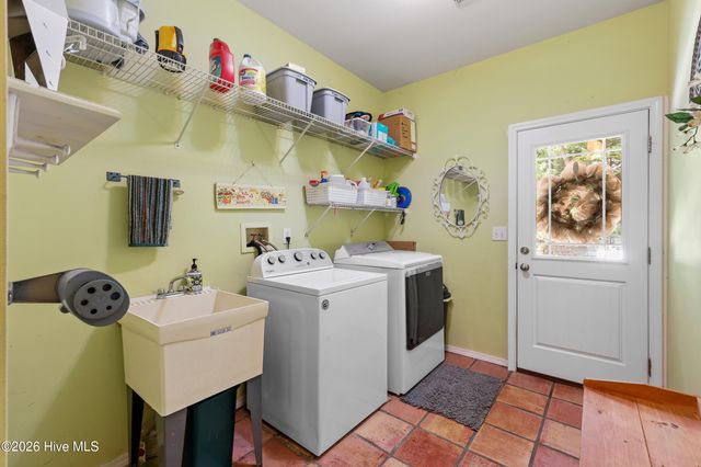 527 North Line Drive, Hampstead, NC 28443