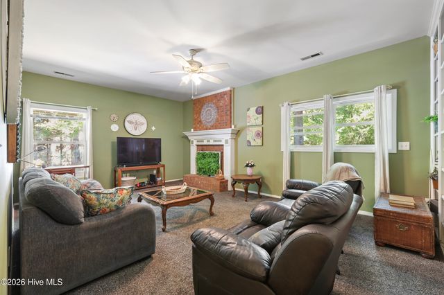 527 North Line Drive, Hampstead, NC 28443