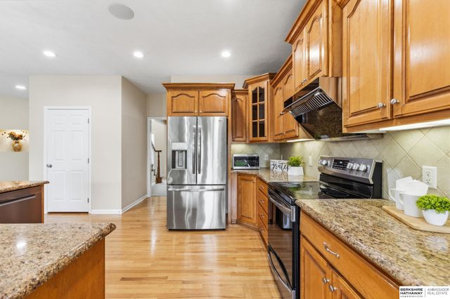 17252 Madison Street, Omaha, NE 68135