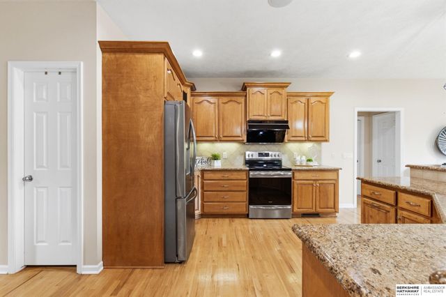17252 Madison Street, Omaha, NE 68135